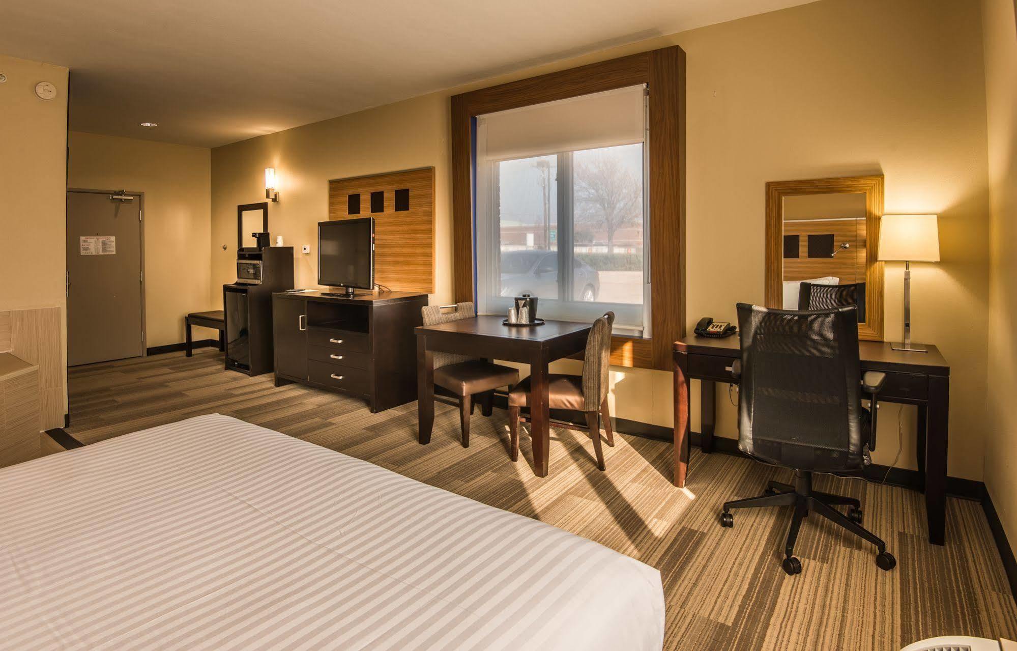 Holiday Inn Express Hotel & Suites Plano West - Frisco By Ihg Exteriér fotografie