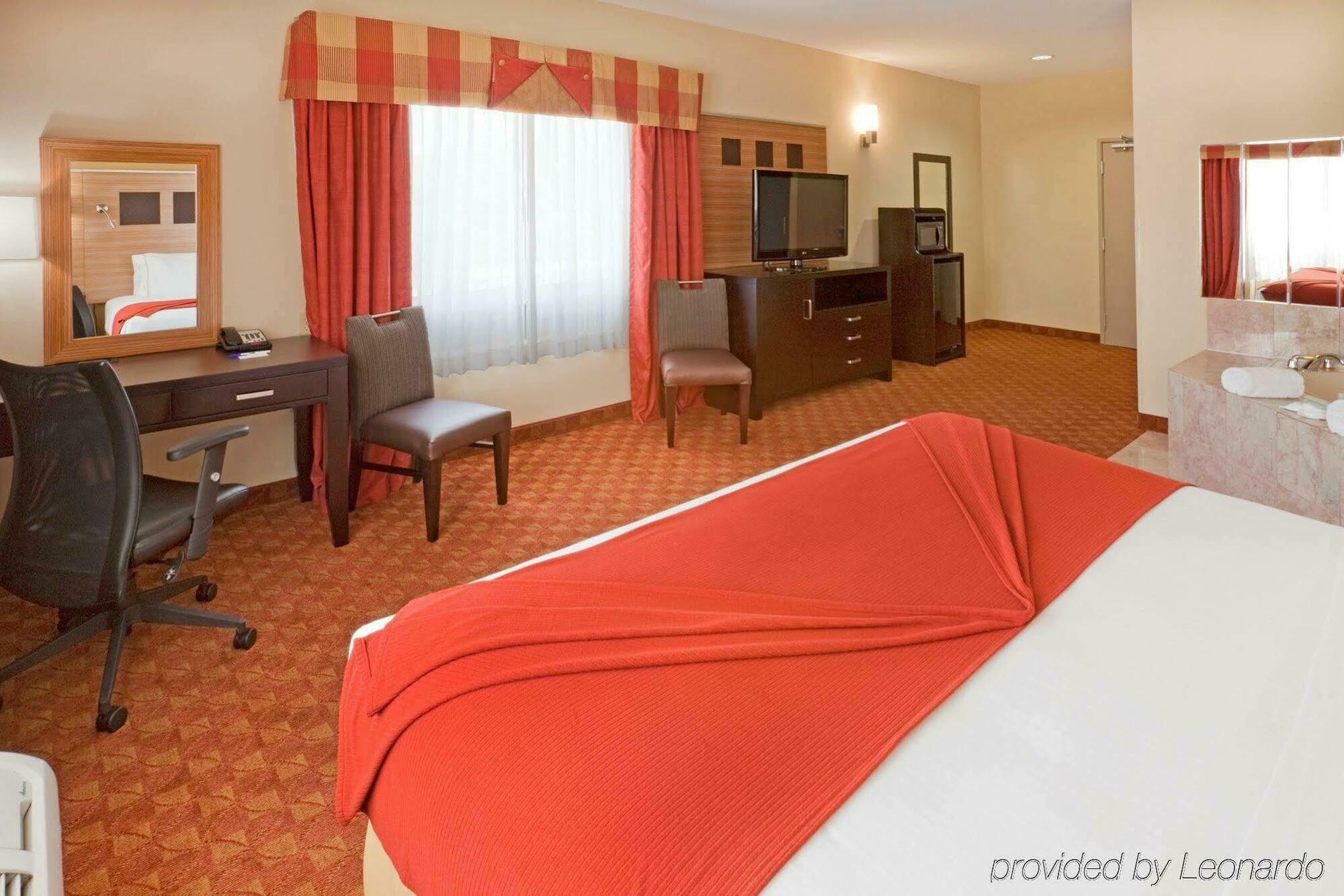 Holiday Inn Express Hotel & Suites Plano West - Frisco By Ihg Pokoj fotografie